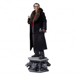 Dracula Premium Format socha Van Helsing (Peter Cushing) 55 cm
